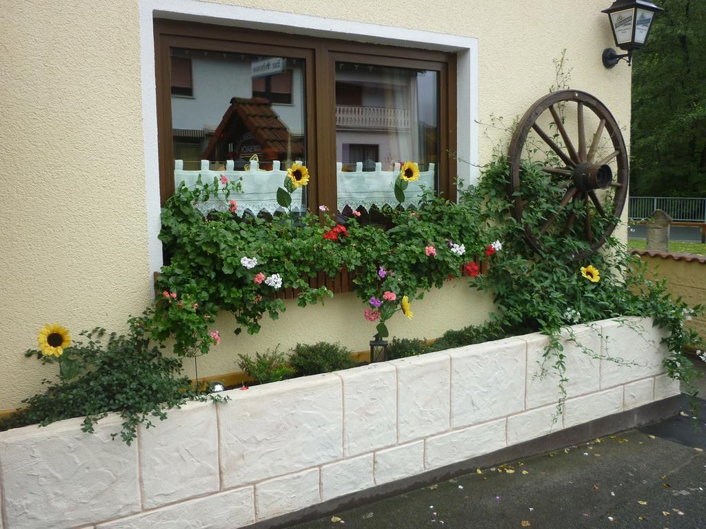 Landgasthof Zur Scheune Hotel Bad Staffelstein Bagian luar foto